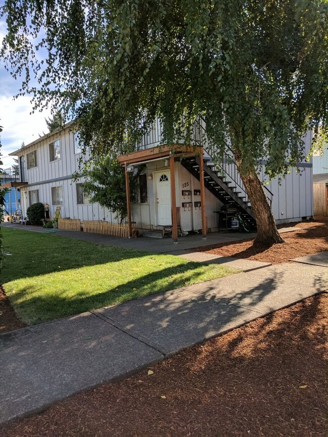 Building Photo - 125 D St Unit A