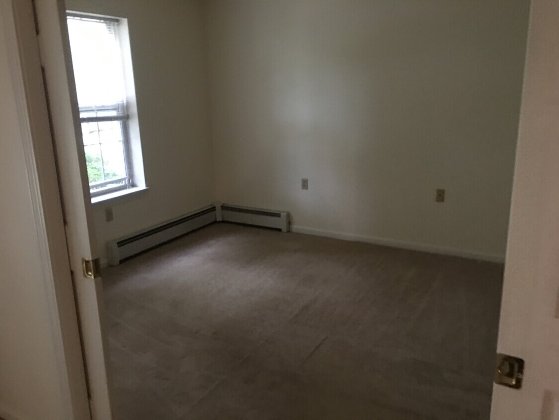 Photo - 233 Hildred Dr (Burlington, VT)