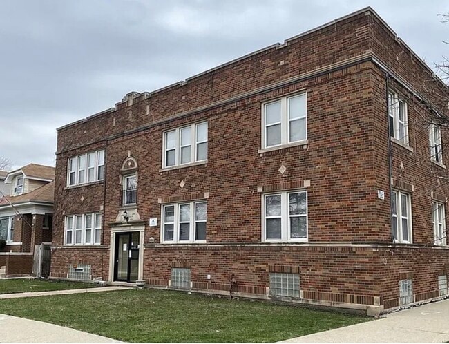 Photo - 4520 W Wellington Ave Unit 2