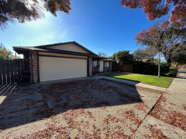 1536 Sheldon Dr