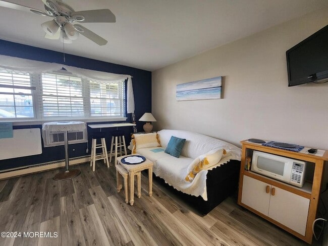 Building Photo - 709 Ocean Ave N Unit 9 Rental