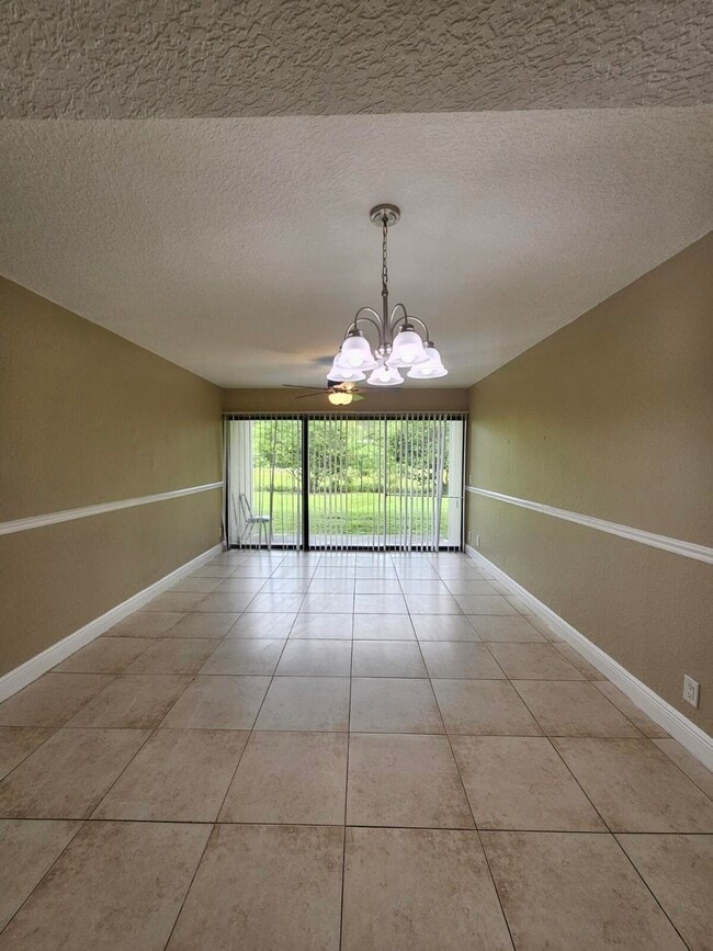 Building Photo - 1541 Windorah Way Unit C