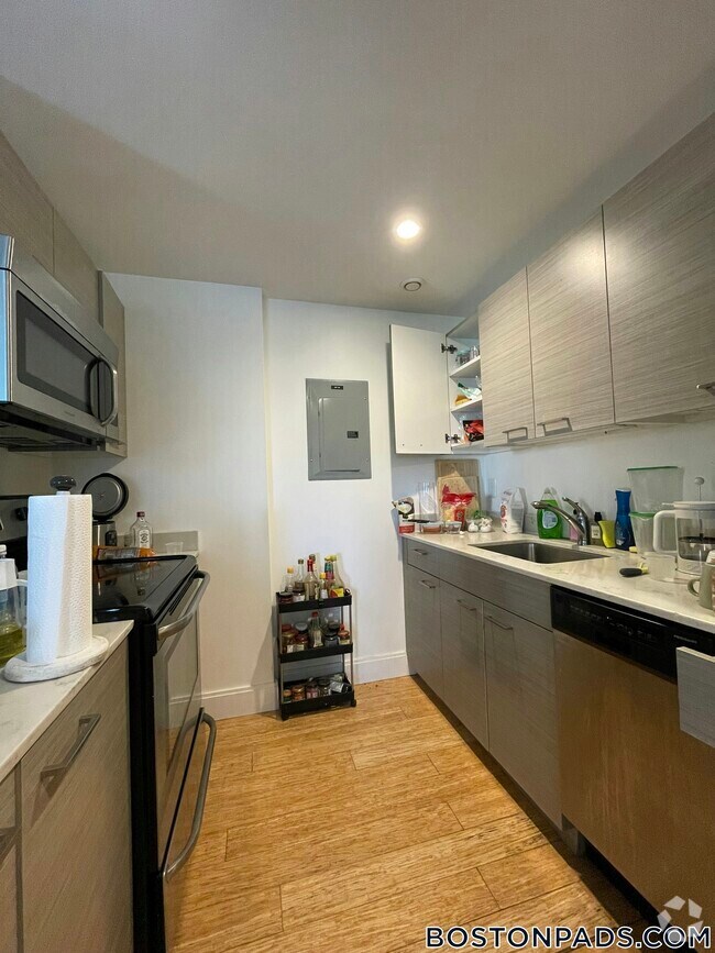 Building Photo - 40 Malvern St Rental