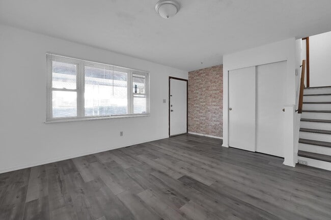 Photo - 3384 Norwalk Rd