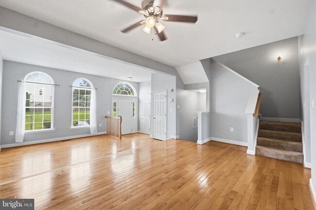899 Stonefield Square NE