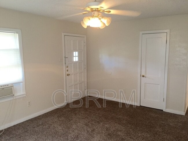 Photo - 4607 32nd St