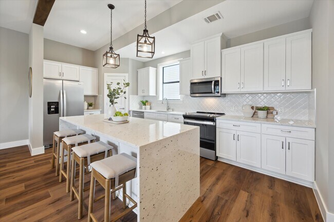 Photo - 3102 Eunice St