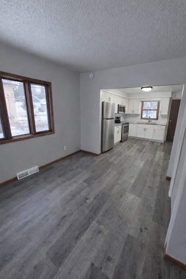 Photo - 710 Genrich St