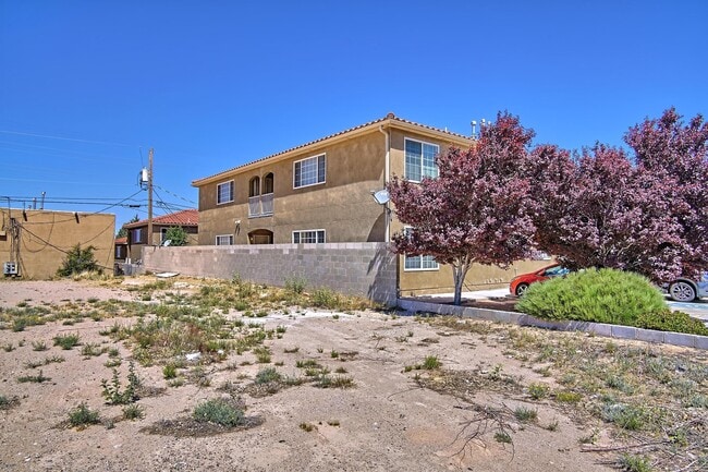Photo - 1909 Wilmoore Dr SE