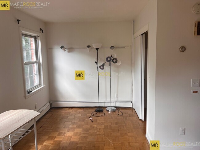 Building Photo - 3 Melrose St Unit 3 Rental