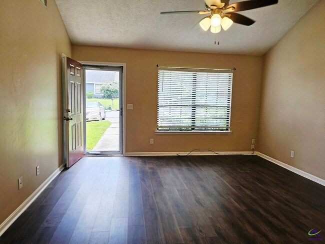 Photo - 107 Wrights Mill Cir
