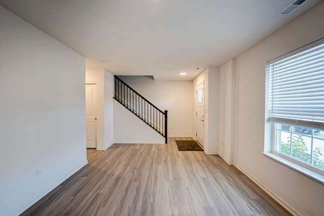 Photo - 2945 Showplace Dr