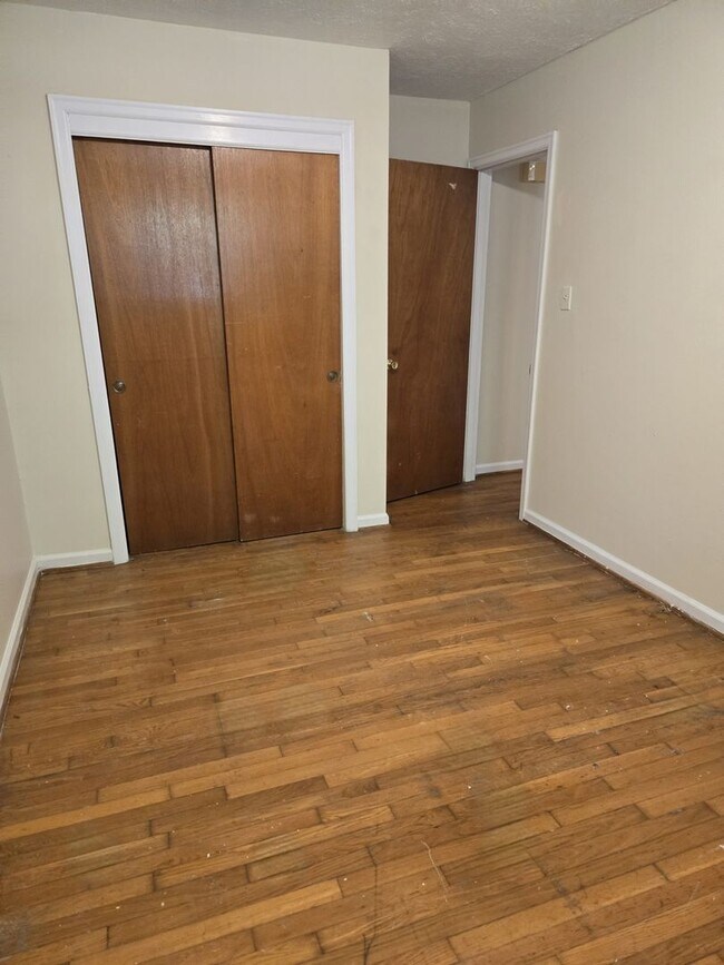 Photo - Deep Springs, 2 bedroom duplex, hardwood f...