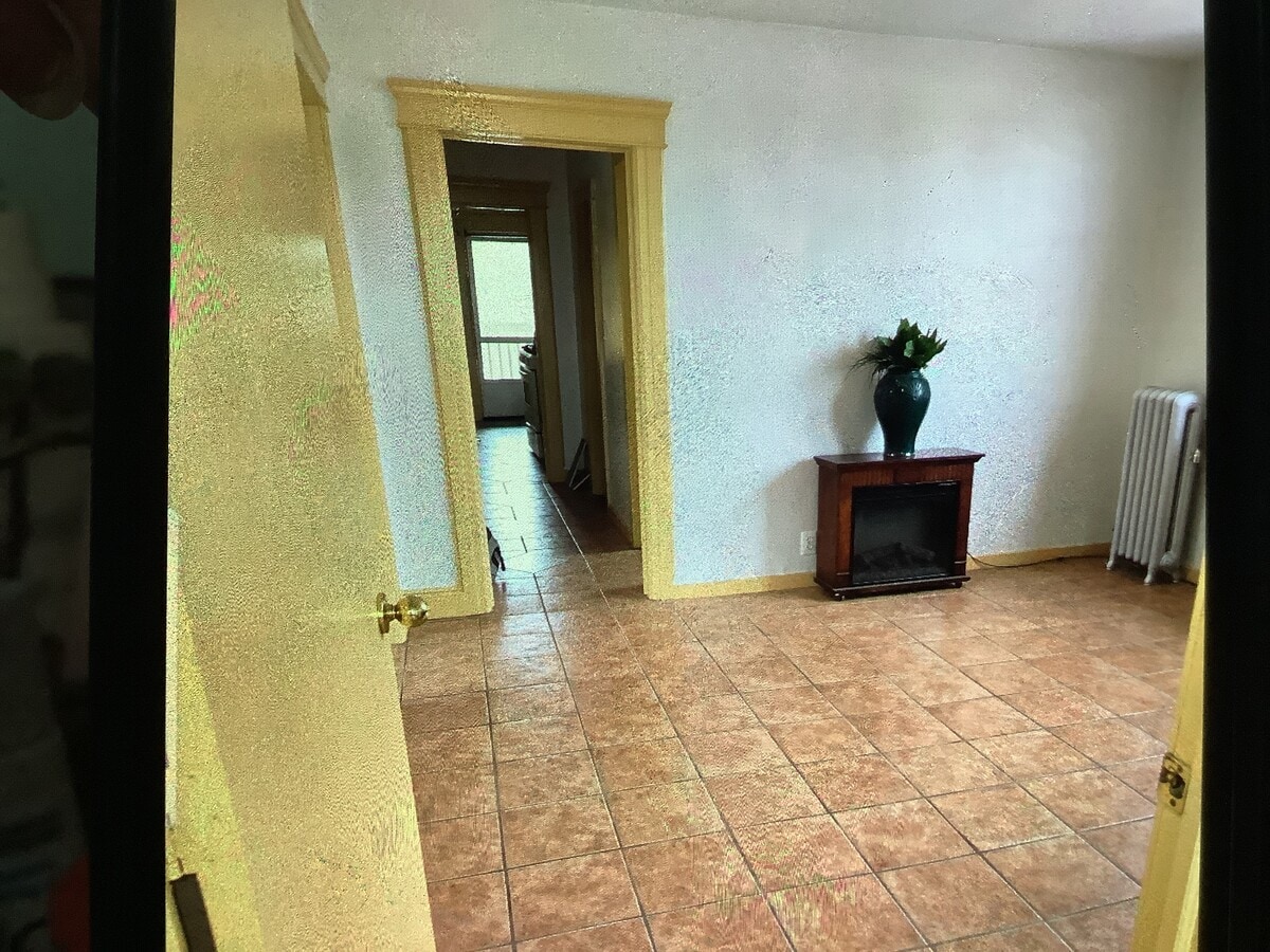 Living Room - 175 Sheridan Ave