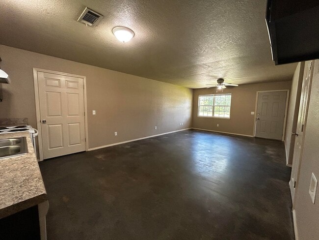 Photo - 603 Carson Rd