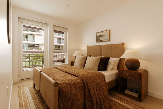 Santa Monica Collection - 501 Broadway