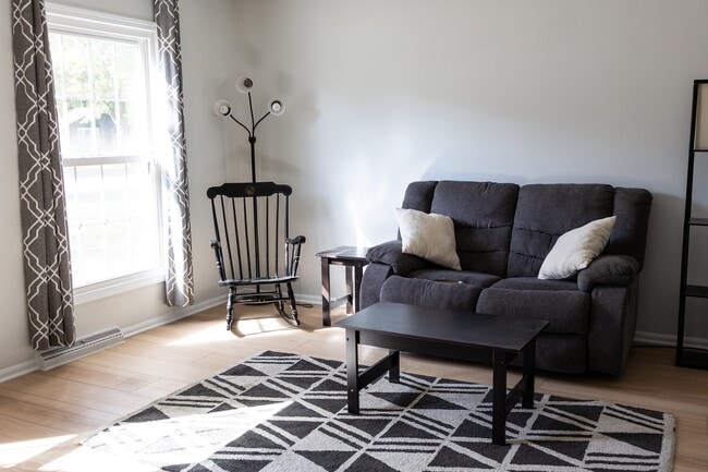 Photo - 3130 Bellshire Way