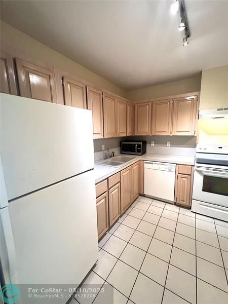 Photo - 2221 NE 68th St Condo Unit 929