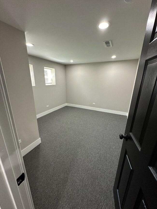 Photo - 1056 W 81st St Unidad 1