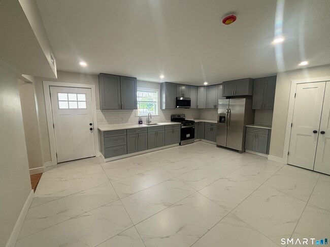 50 Bonner St Unidad 1st Floor