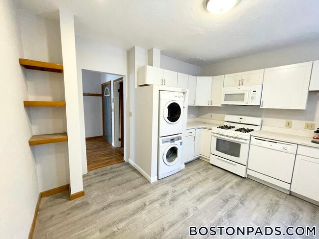 Building Photo - 259 North St Rental