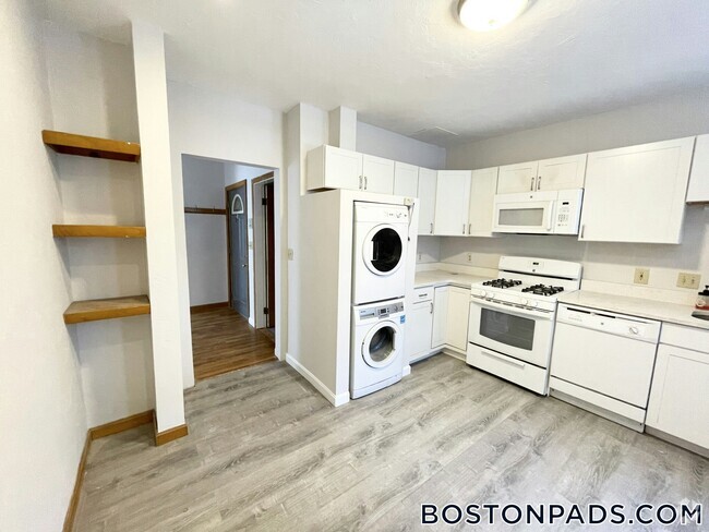 Building Photo - 259 North St Rental