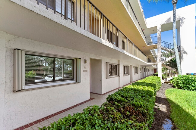 Photo - 15075 Witney Rd Unidad 108