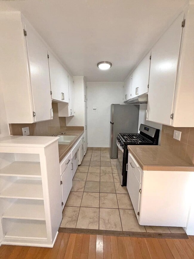 Photo - 1852 N Wilton Pl Unidad 3
