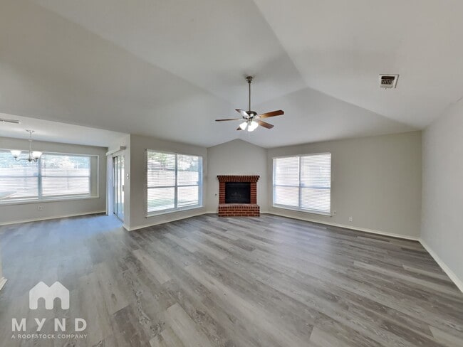 Photo - 4961 Briar Oaks Ln