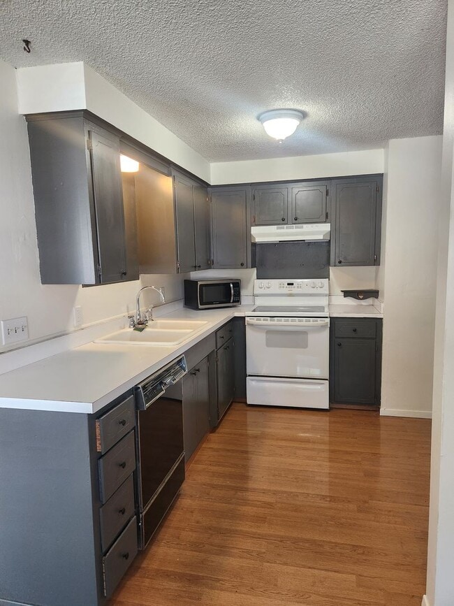 Photo - Large 3 br 1 ba charming home