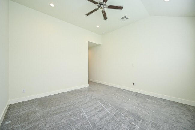 Photo - 1106 Fuschia Rd