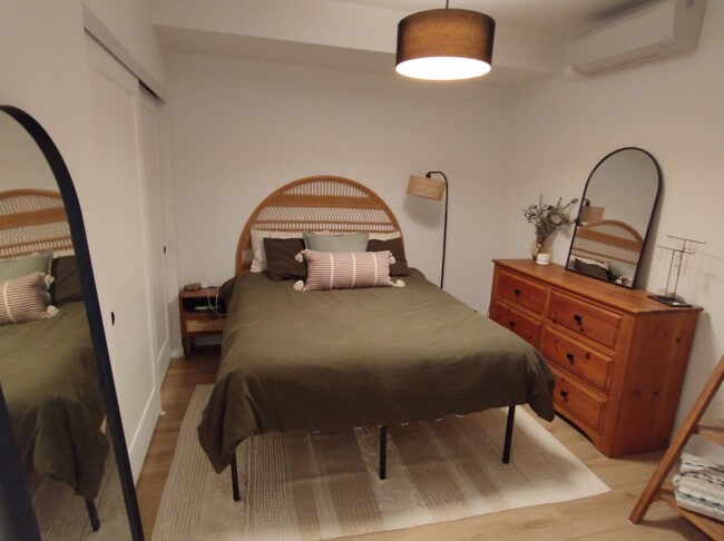 Photo - 660 Cawston Ave