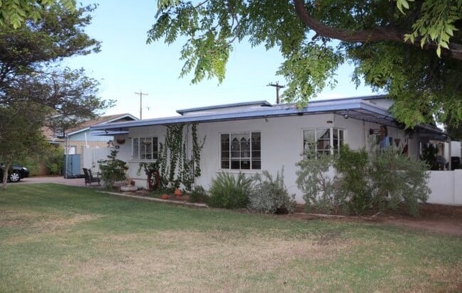 Building Photo - 139 W Hu Esta Dr