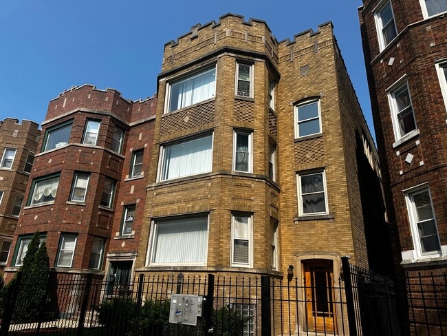 Building Photo - 7719 S Essex Ave Unit B