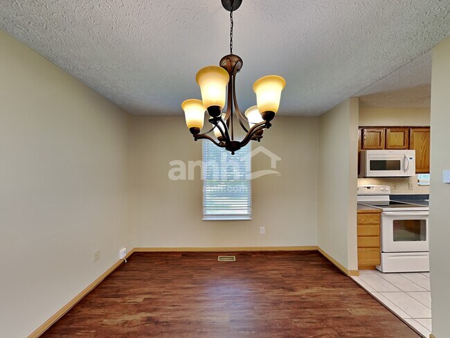 Photo - 7908 Windrift Pl Casa