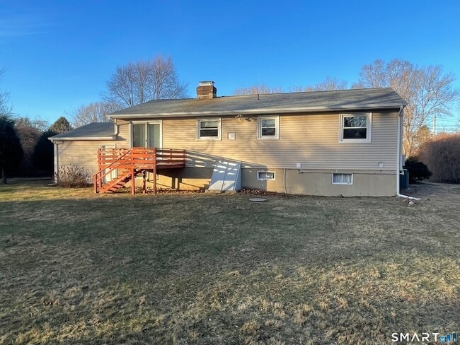 7 Riverbend Dr