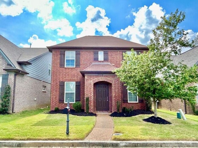 Building Photo - Now Leasing! 4 -bedroom 2.5 bath home in S...