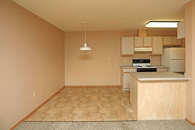 Photo - SUTTON PLACE APARTMENTS