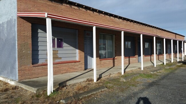 Building Photo - 2 Bedroom for Rent in Warden