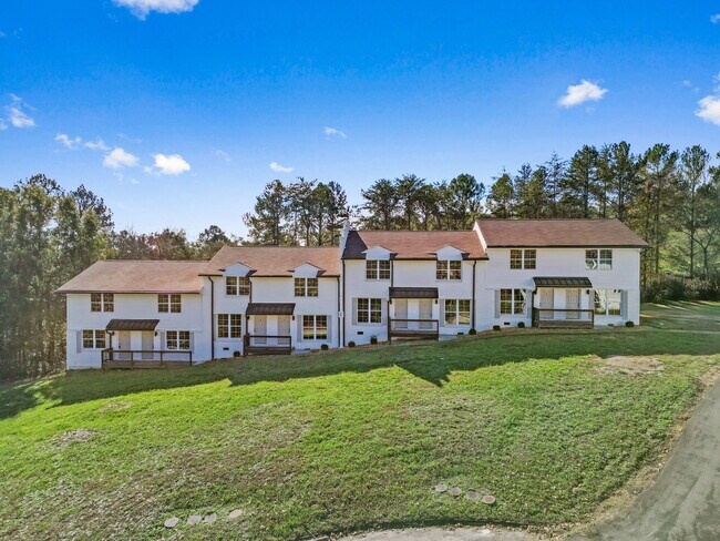 Photo - 400 Gallery Ln