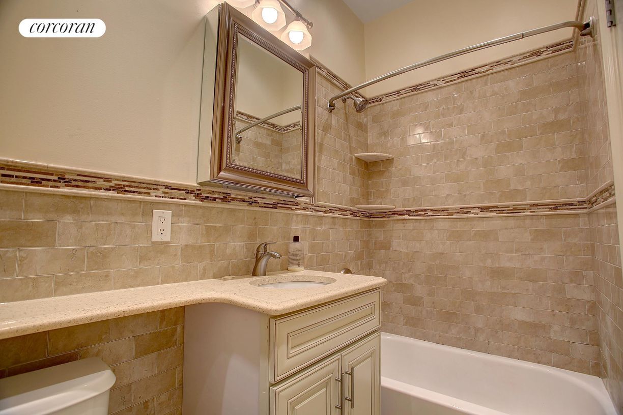 Photo - 47 W 90th St