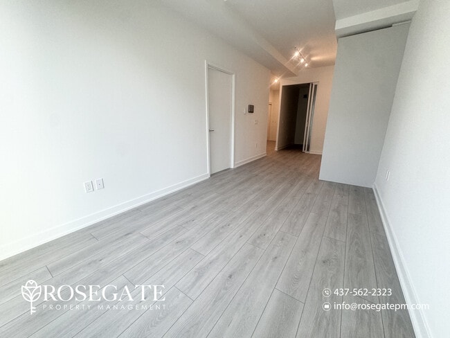 Photo - 2-Bedroom Condo with Parking, Private Garage, Locker & Balcony in Mississauga Unit 609
