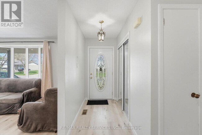 Photo - 5 Chaucer Rd