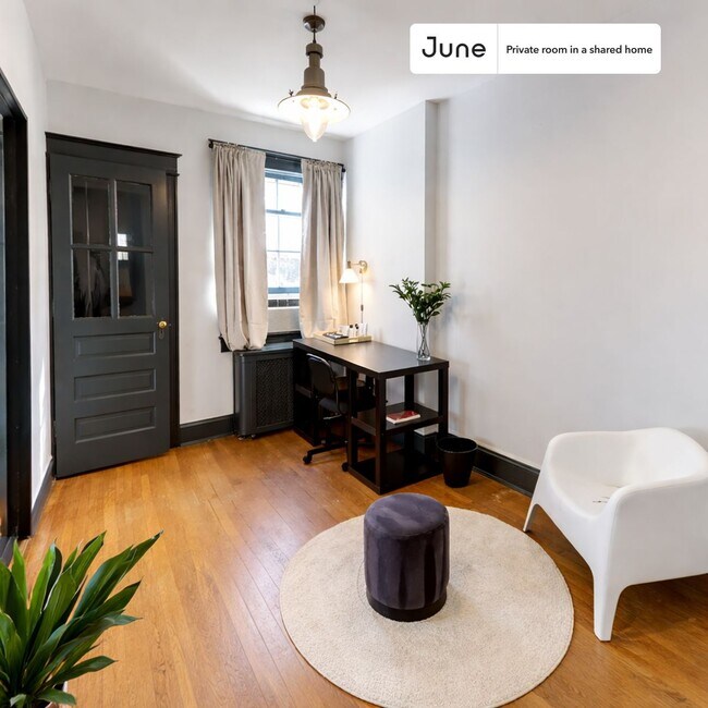 Room in Shared 5 bed/2 bath home in Cleveland Park