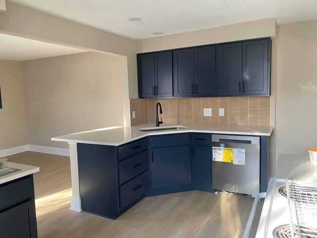 Kitchen - 1975 Coltman Rd