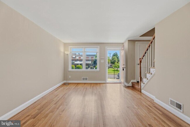 Photo - 586 Lucia Ave