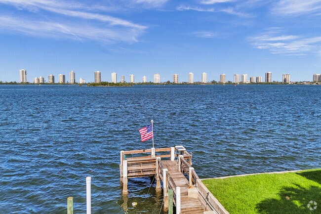 Building Photo - 109 Wettaw Ln Unit 207 Rental
