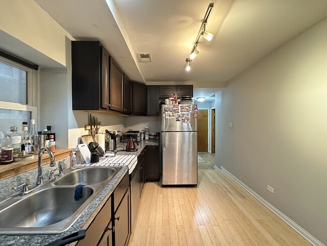 Photo - 1636 W Ohio St Unit 2