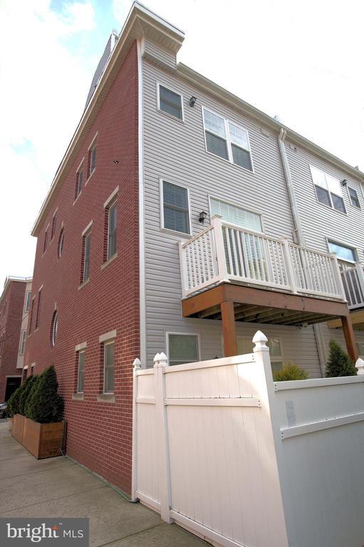Photo - 1000 Dorrance St