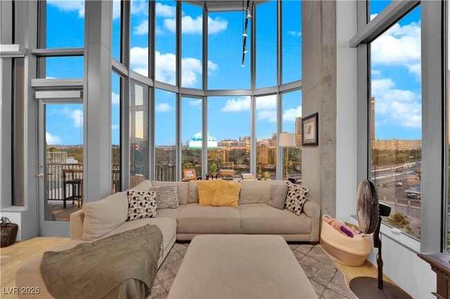 Photo - 360 E Desert Inn Rd Unit 607